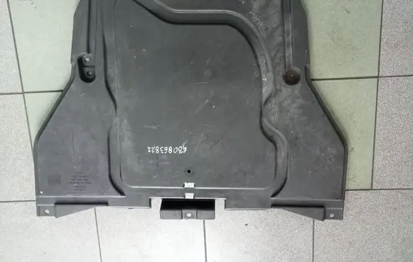 Audi A4 S4 B6 8E 8H Engine splash shield/under tray 4B0863822