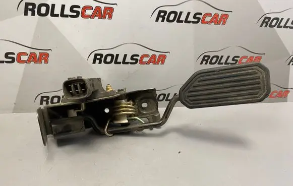 Toyota Corolla E120 E130 Accelerator throttle pedal 8928135020