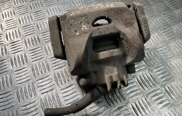 Peugeot 5008 Front brake caliper
