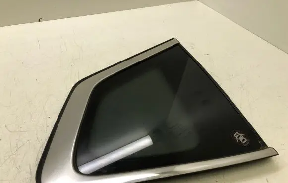 Nissan X-Trail T32 Rear side window