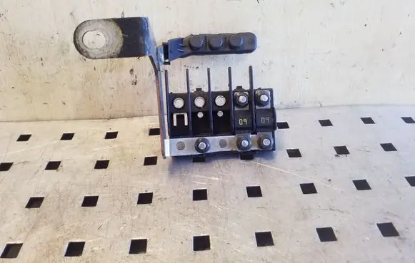 Volvo XC90 Fuse module