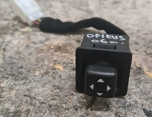 KIA Opirus Wing mirror switch