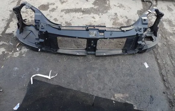 Renault Master II Radiator support slam panel