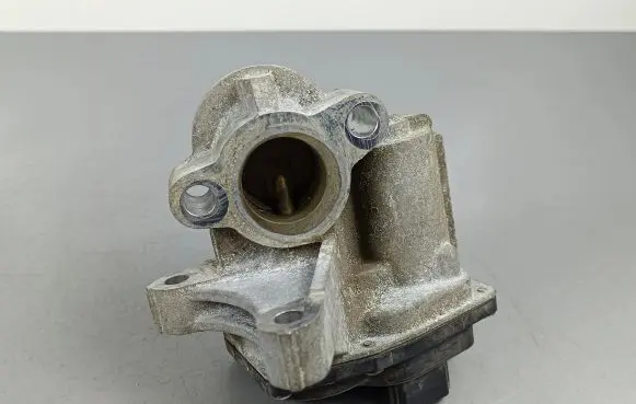 Nissan X-Trail T32 EGR valve 147102408R