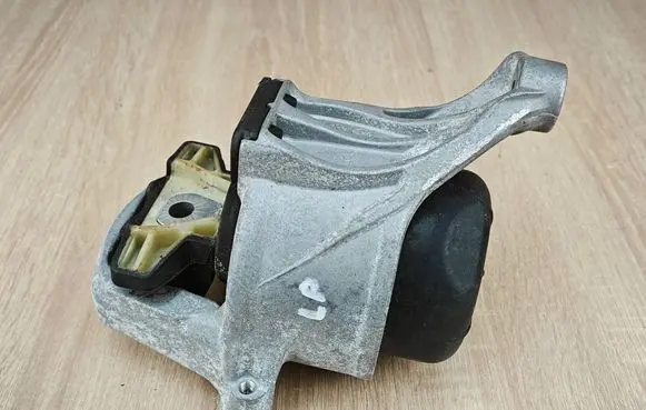 Audi A4 S4 B9 Engine mount bracket 8W0199371BD