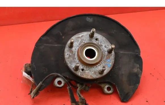 Honda CR-V Front wheel hub spindle knuckle 
