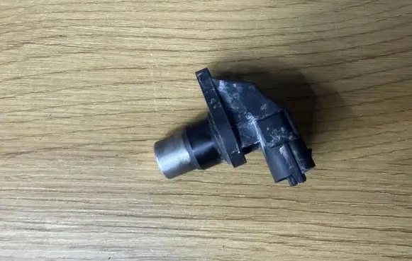 Volvo S80 Camshaft position sensor 8631533