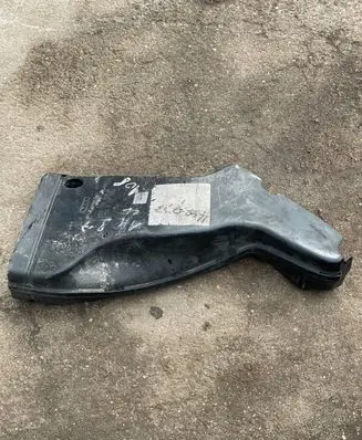 Audi A4 S4 B7 8E 8H Air intake duct part 8E0129618H