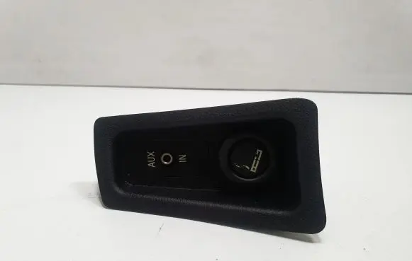 BMW 1 E81 E87 AUX in-socket connector 6930561 61346930561 7132045
