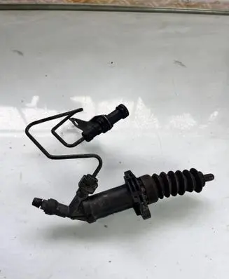 BMW 1 E81 E87 Clutch slave cylinder 7489119