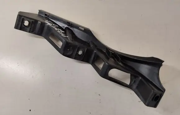 Volkswagen PASSAT B6 Front bumper mounting bracket 3C0807890