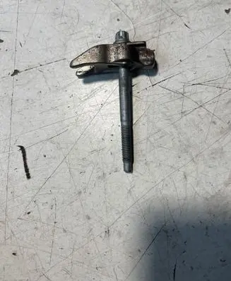 Opel Astra L Fuel Injector clamp holder 9811760780