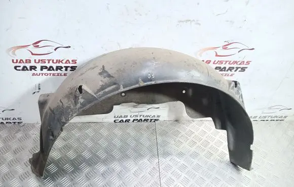 Rear arch fender liner splash guards