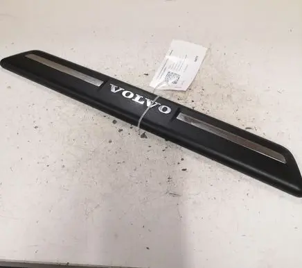 Volvo V40 Front sill trim cover 31265842
