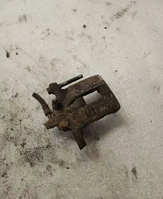 Nissan X-Trail T30 Rear brake caliper