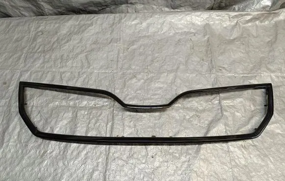 Skoda Fabia Mk3 (NJ) Front bumper upper radiator grill 6V0853761A
