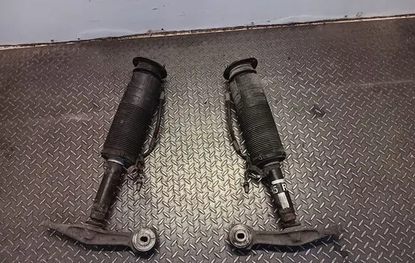 Mercedes-Benz S W220 Front shock absorber with coil spring A2203208413