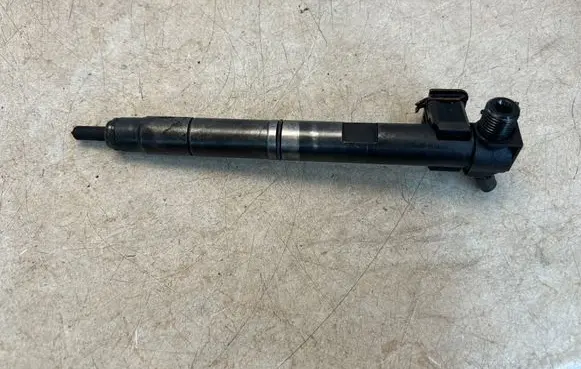 Hyundai i20 (PB PBT) Fuel injector 338002A780