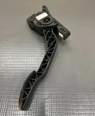 Volvo XC60 Accelerator throttle pedal 31329062 C95YE03 6PV01083416