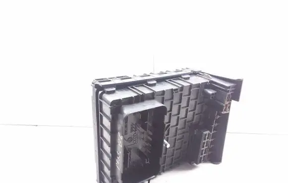 Volkswagen PASSAT B6 Relay mounting block 3C0937125 44450546
