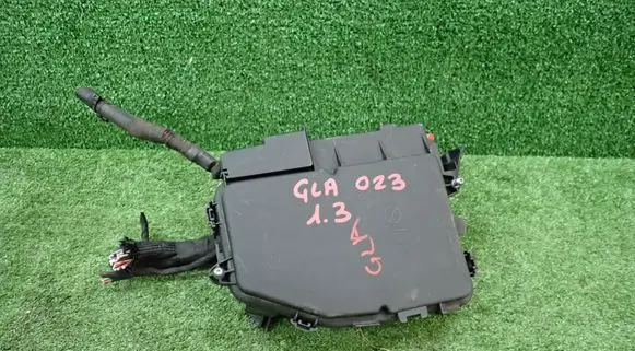 Mercedes-Benz GLA H247 Fuse box set 