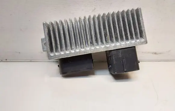 Nissan Qashqai Glow plug pre-heat relay 271206395R