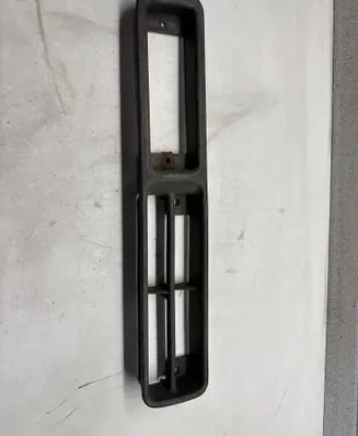 Nissan Terrano Quarter panel pressure vent 6225655G00