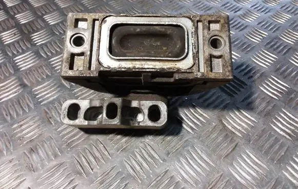 Volkswagen Golf IV Engine mount bracket 1J0199262BF