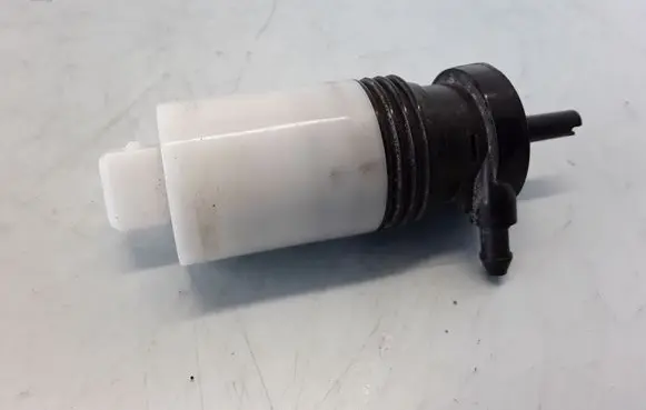 Volvo XC60 Headlight washer pump 31391195