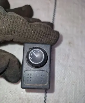 Nissan Patrol Y61 Wing mirror switch