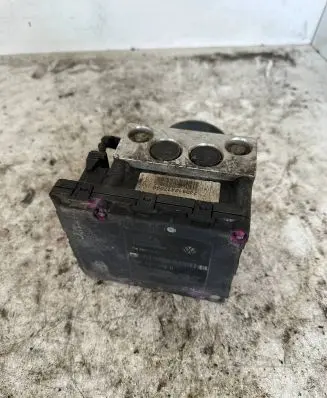 Volkswagen Golf IV ABS Pump 1J0907379G