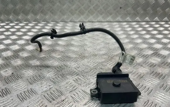 BMW 5 F10 F11 Glow plug pre-heat relay 7800156