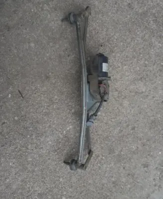 Renault Kangoo II Front wiper linkage and motor