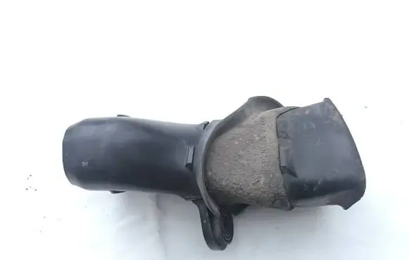 Audi A3 S3 8L Air intake hose/pipe 8L0129604B X0446051