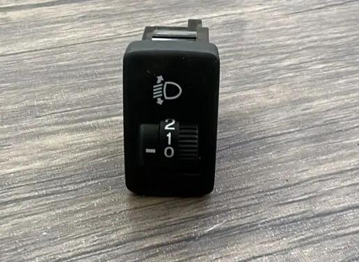 Honda CR-V Headlight level height control switch M37548