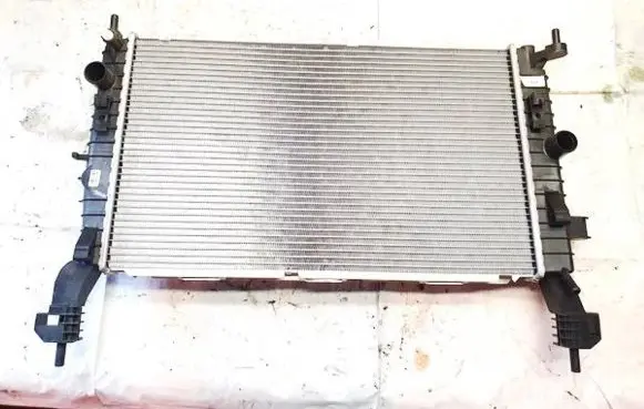 Opel Meriva A Coolant radiator m003578