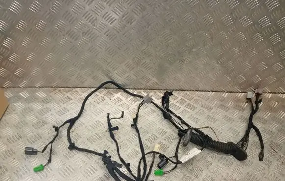 Land Rover Discovery Sport EUR ISO radio connector HK7214A583
