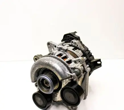 Nissan Qashqai J12 Generator/alternator 2740571A