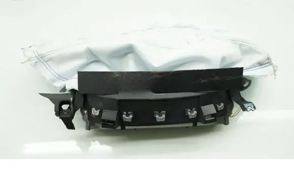 Lexus LBX Knee airbag 