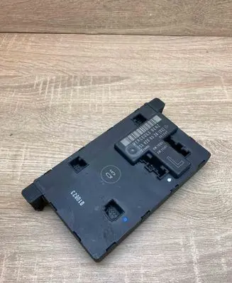 Mercedes-Benz C W203 Door control unit/module 2038206326 351307