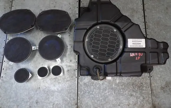 Jeep Grand Cherokee Subwoofer speaker 05064610AC 26777AF 26777AE