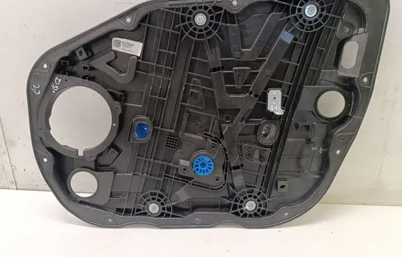 Front window lifting mechanism without motor