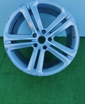 Volkswagen Touareg II R21 alloy rim 7P6601025AK