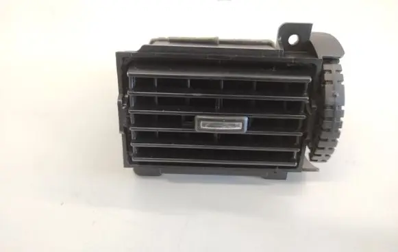 Nissan X-Trail T30 Dashboard side air vent grill/cover trim 687618H300 E5685161500 687618H600