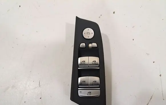 BMW 5 G30 G31 Electric window control switch 6847099