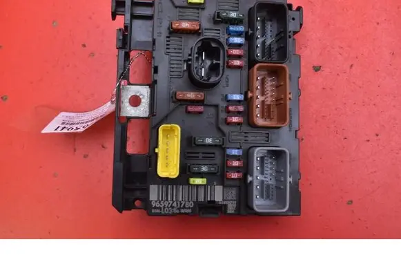 Citroen C3 Fuse box set 9659741780