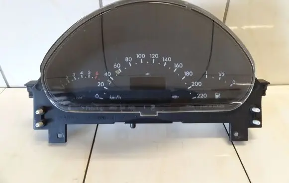 Mercedes-Benz A W168 Speedometer (instrument cluster) A1685403647