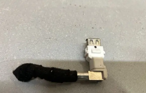 BMW 5 G30 G31 G38 USB socket connector 