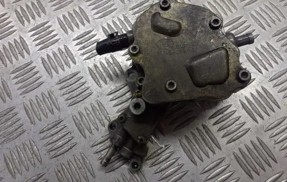 Volkswagen PASSAT B5.5 Vacuum pump 038145209A