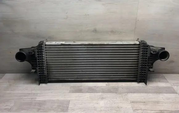 Mercedes-Benz R W251 Intercooler radiator A2515000000